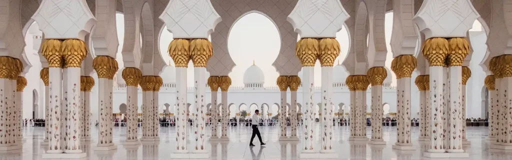 mosque in Abu Dhabi in UAE - digital nomad-friendly countries